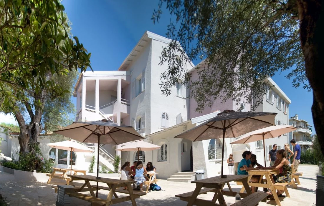 Live the Aragon experience: Learn French in the heart of the Riviera