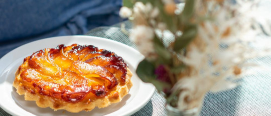 Tarte Tatin : A timeless classic of French pastry.