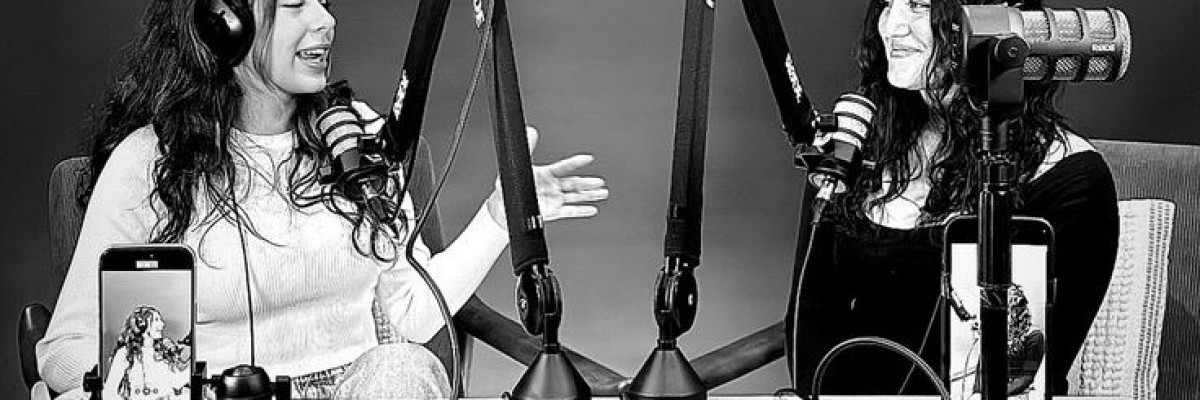 Best Podcasts for Learning French: From Beginner to Actual French People